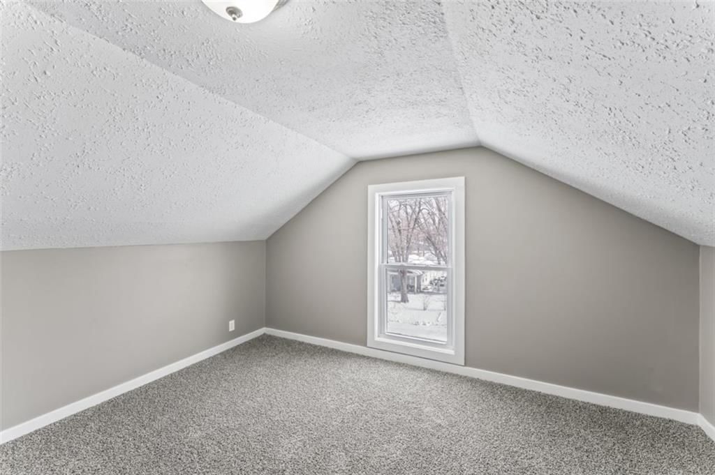 314 Grand Avenue — photo 12