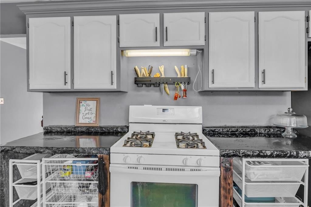 325 E Mason Street — photo 13