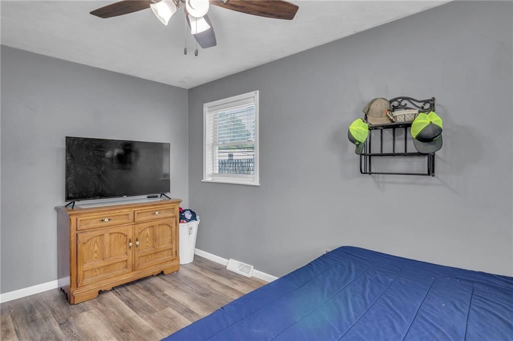 325 E Mason Street — photo 16