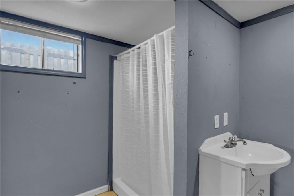 325 E Mason Street — photo 24