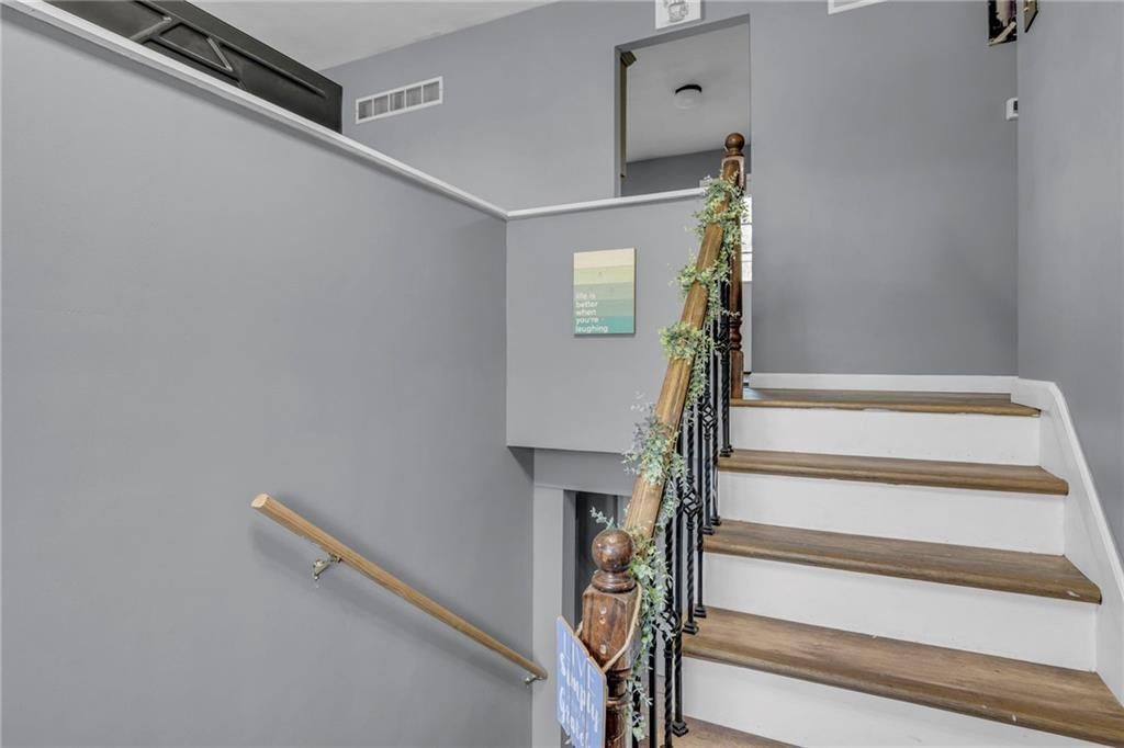 325 E Mason Street — photo 5