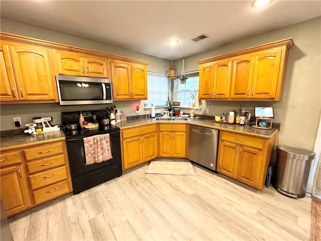 962 E Market Street — photo 10