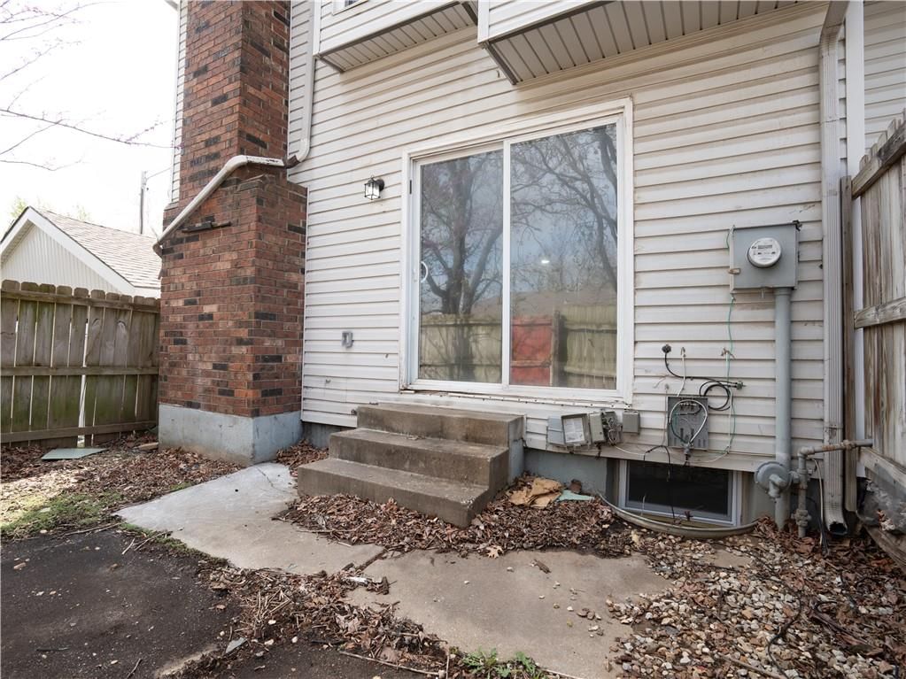11913 E 59th Terrace — photo 23