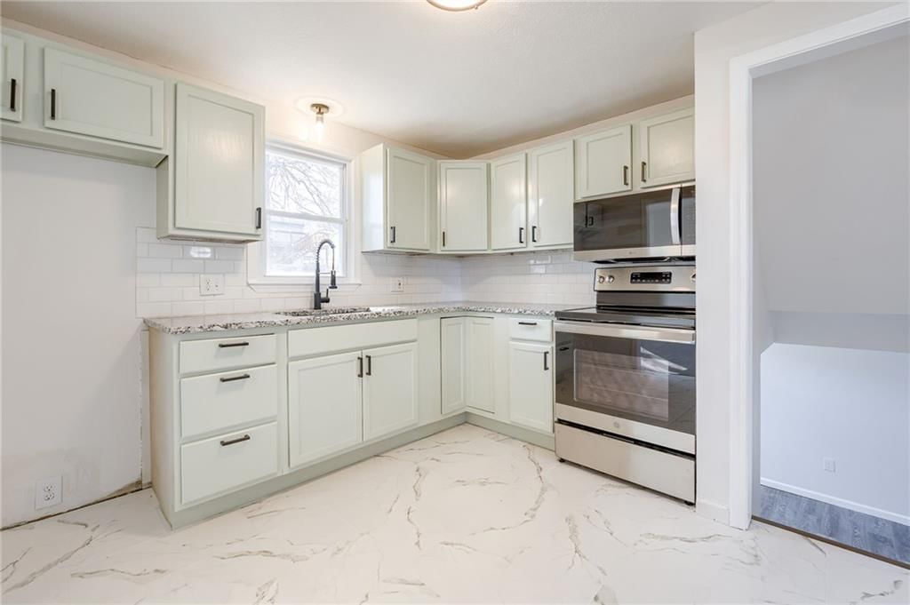 836 N 84th Drive — photo 9