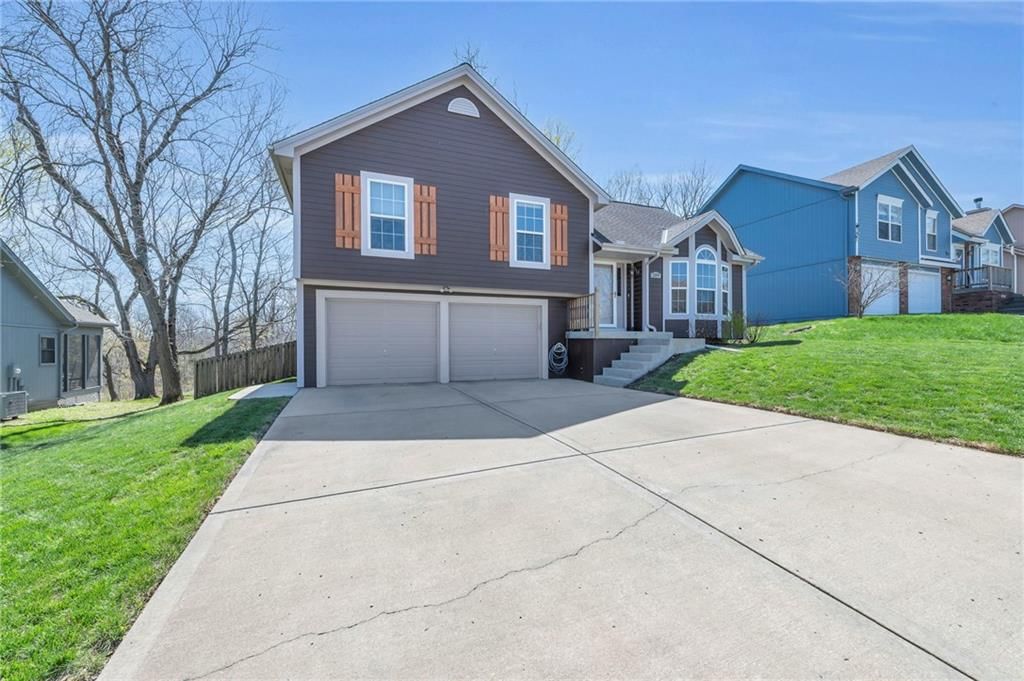 209 Lakeview Drive — photo 2