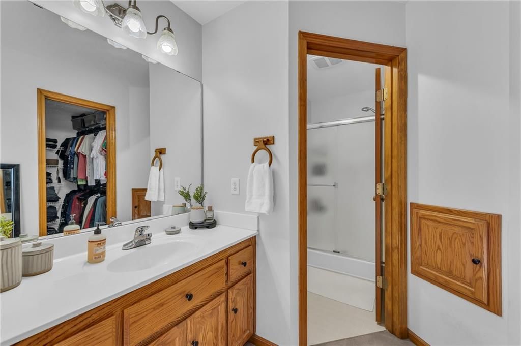 209 Lakeview Drive — photo 15