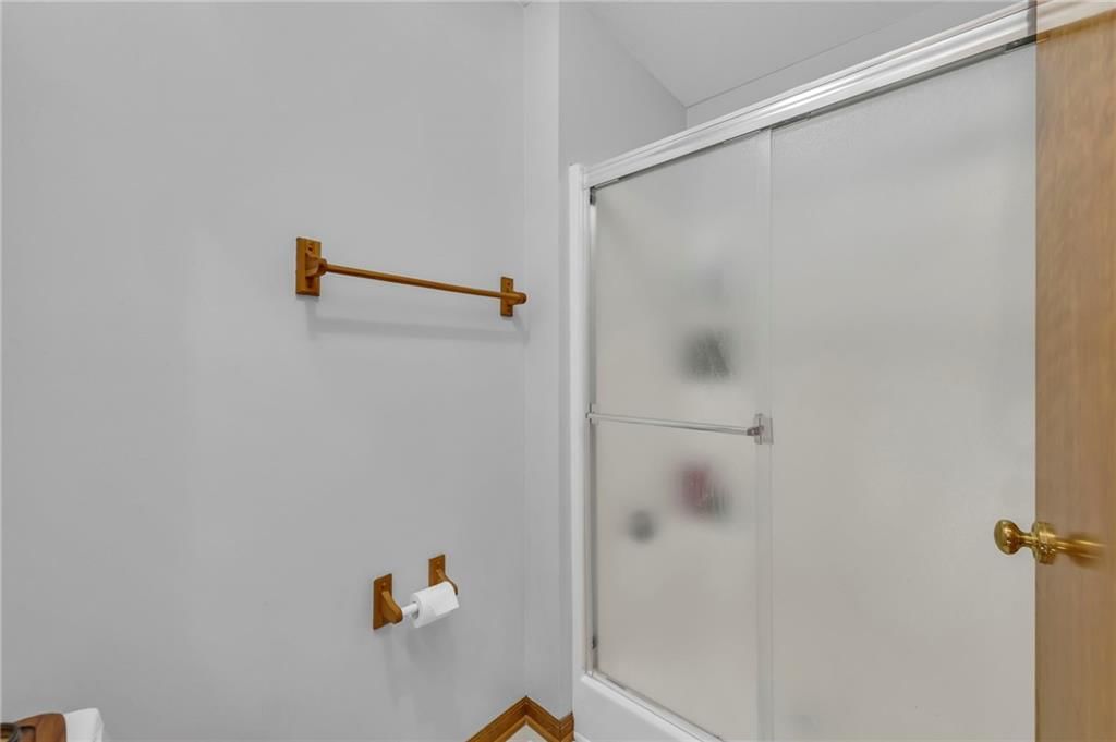 209 Lakeview Drive — photo 16