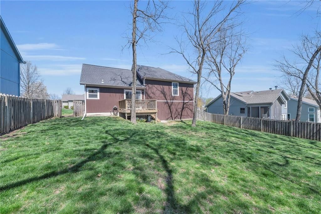 209 Lakeview Drive — photo 29
