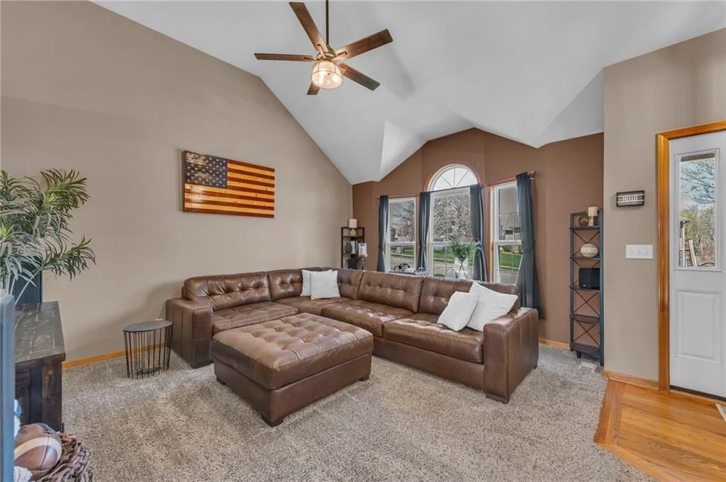 209 Lakeview Drive — photo 5