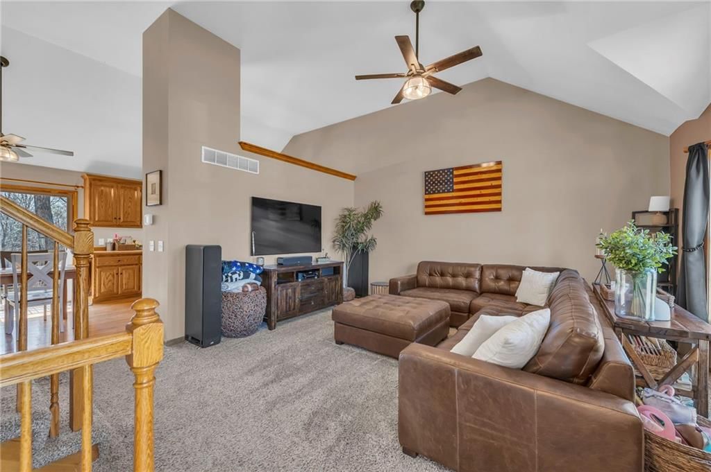 209 Lakeview Drive — photo 6