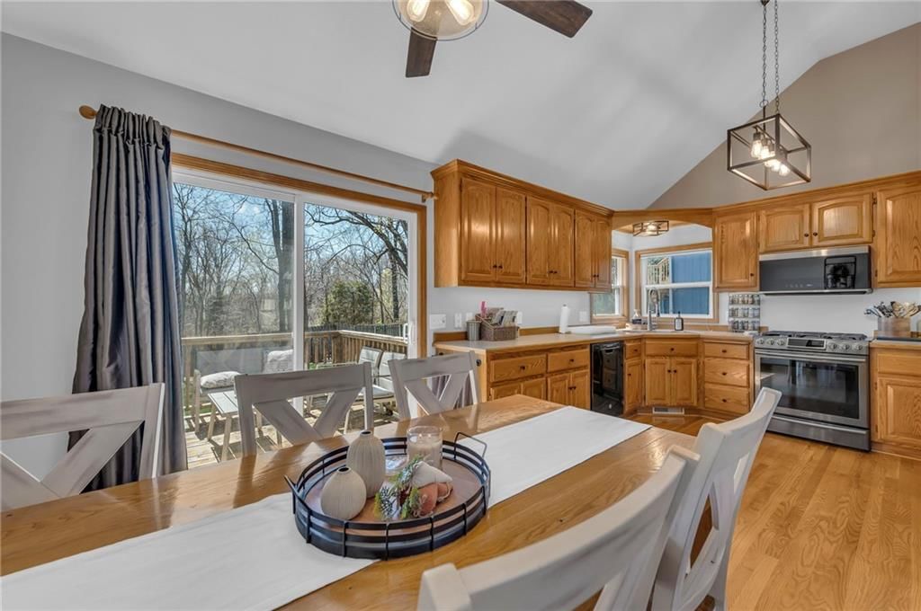 209 Lakeview Drive — photo 7