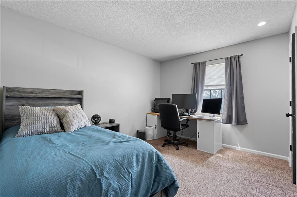 312 NE Bristol Place — photo 17