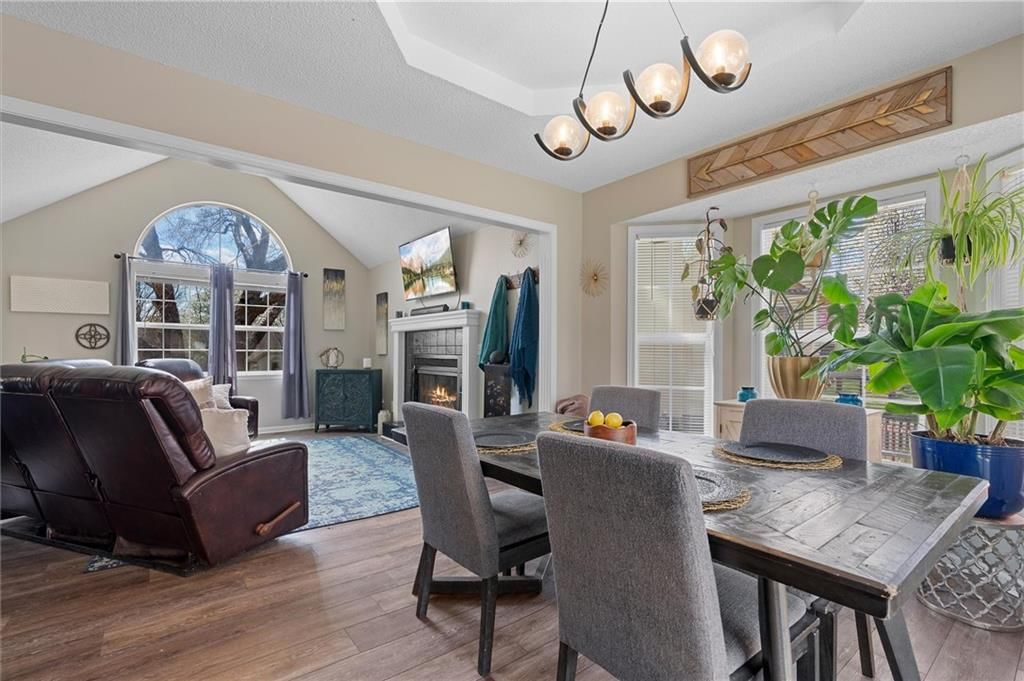 312 NE Bristol Place — photo 3
