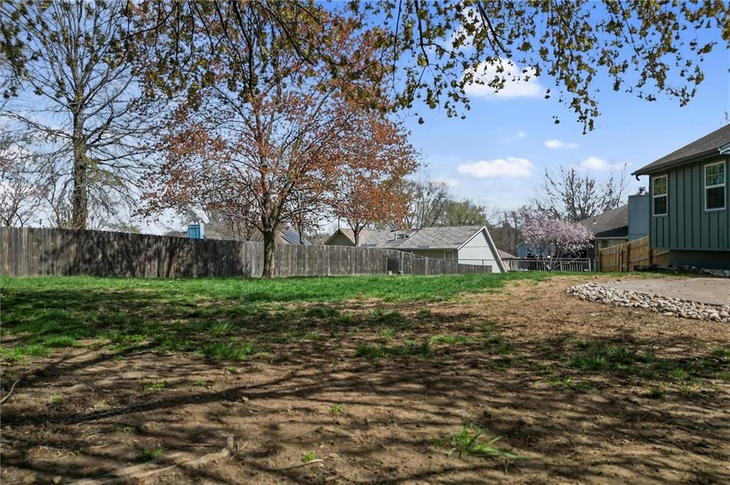312 NE Bristol Place — photo 24
