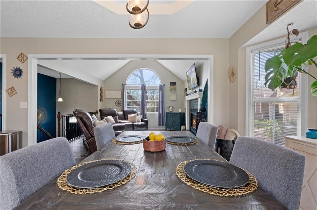 312 NE Bristol Place — photo 4