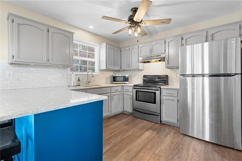 312 NE Bristol Place — photo 10
