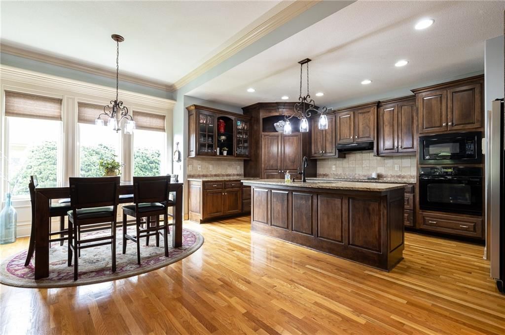 1649 NE Woodland Shores Circle — photo 16
