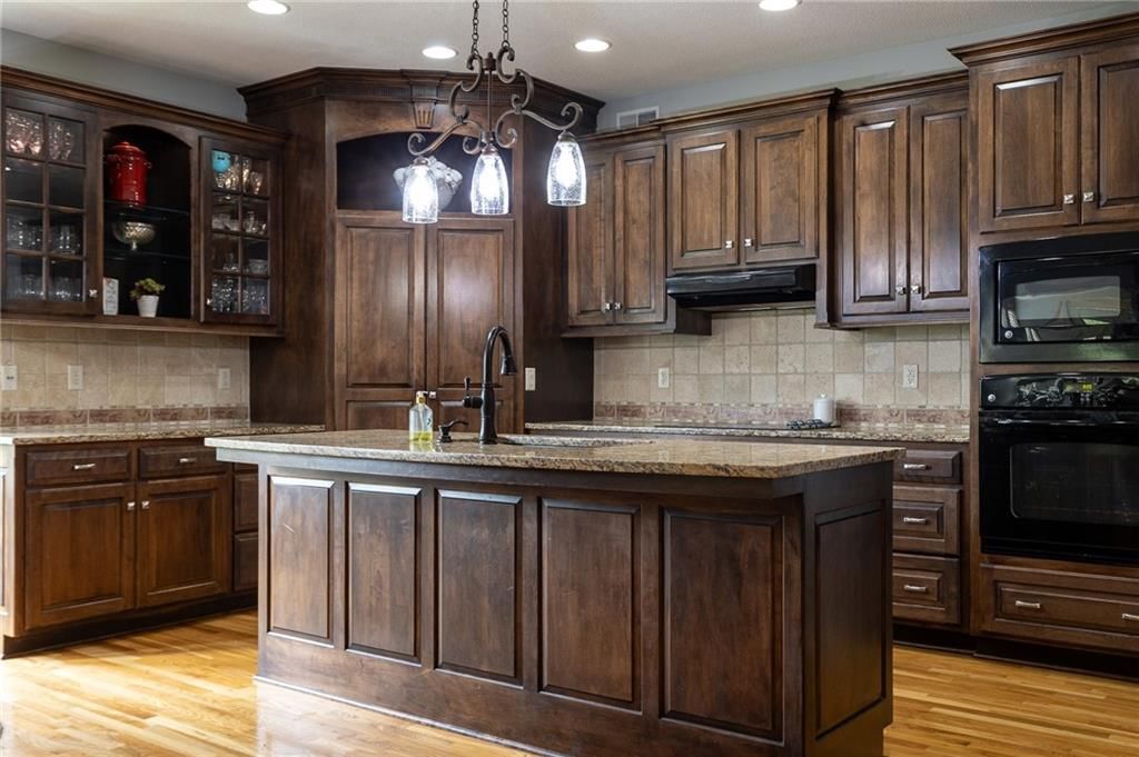 1649 NE Woodland Shores Circle — photo 17