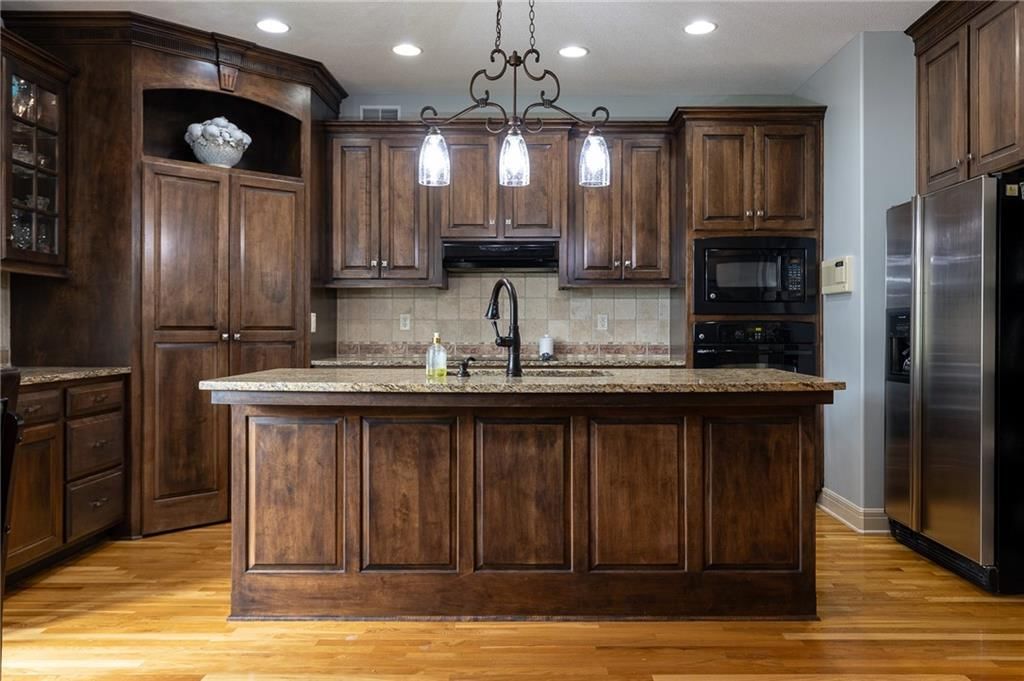 1649 NE Woodland Shores Circle — photo 18