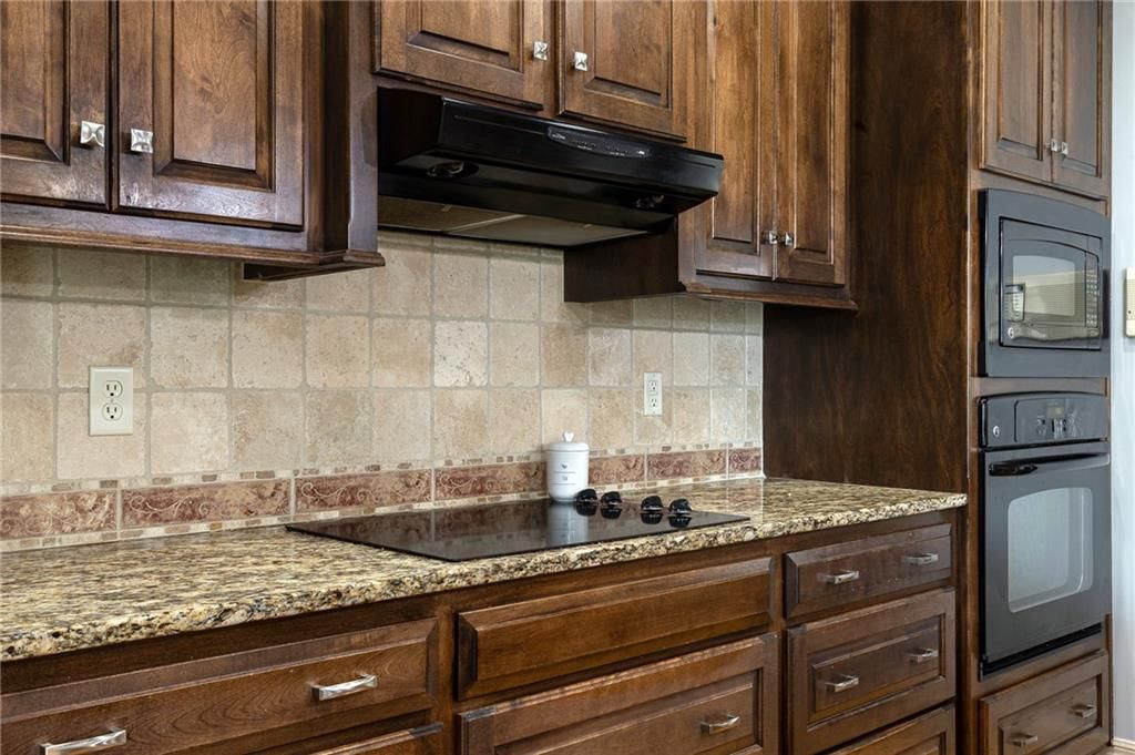 1649 NE Woodland Shores Circle — photo 20