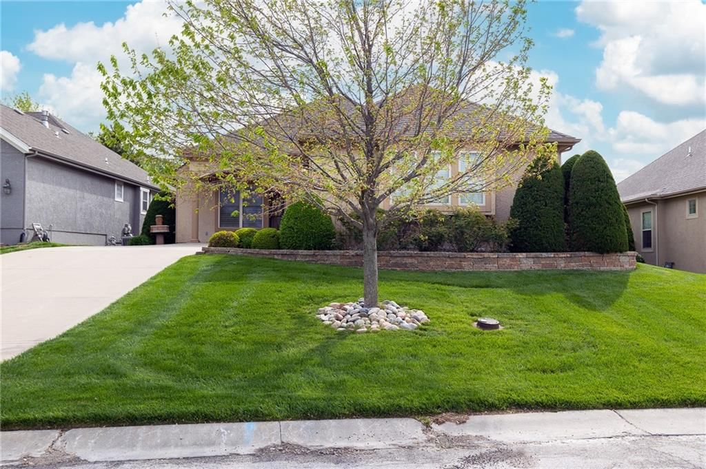 1649 NE Woodland Shores Circle — photo 4