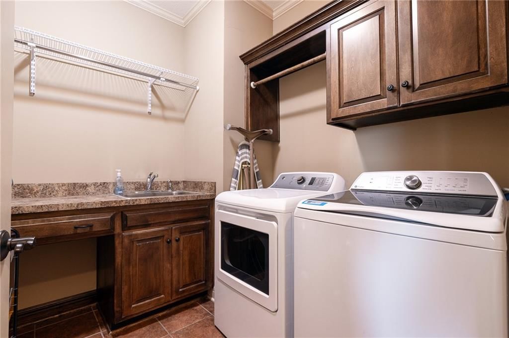 1649 NE Woodland Shores Circle — photo 32