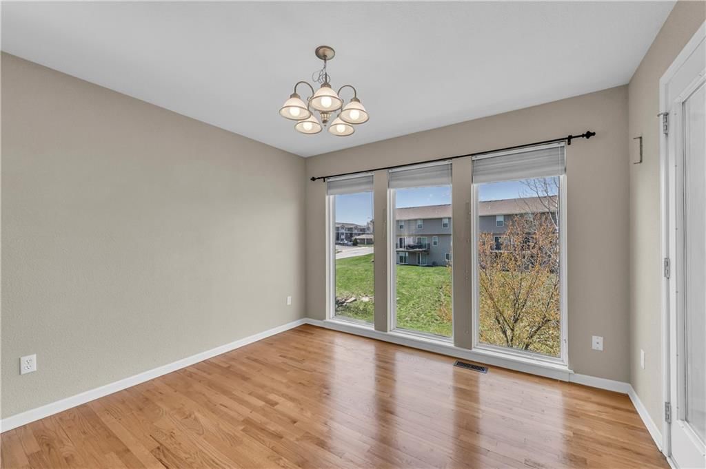 9410 N Main Street — photo 12