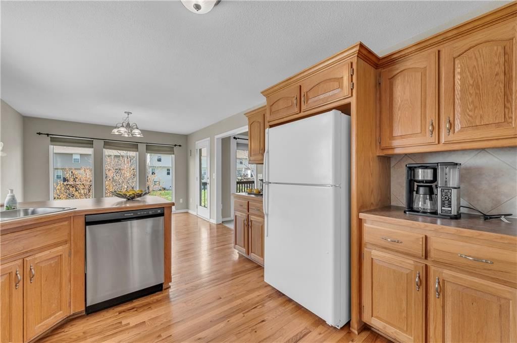 9410 N Main Street — photo 15