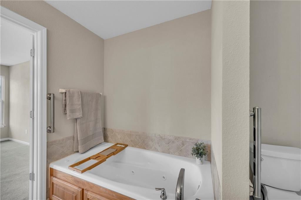 9410 N Main Street — photo 21