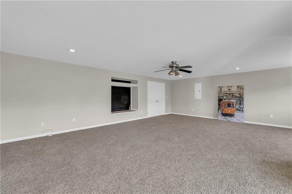 9410 N Main Street — photo 28