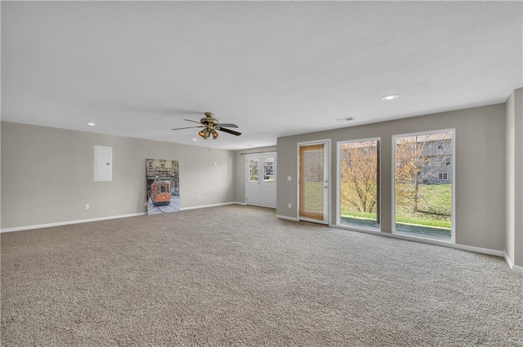 9410 N Main Street — photo 29