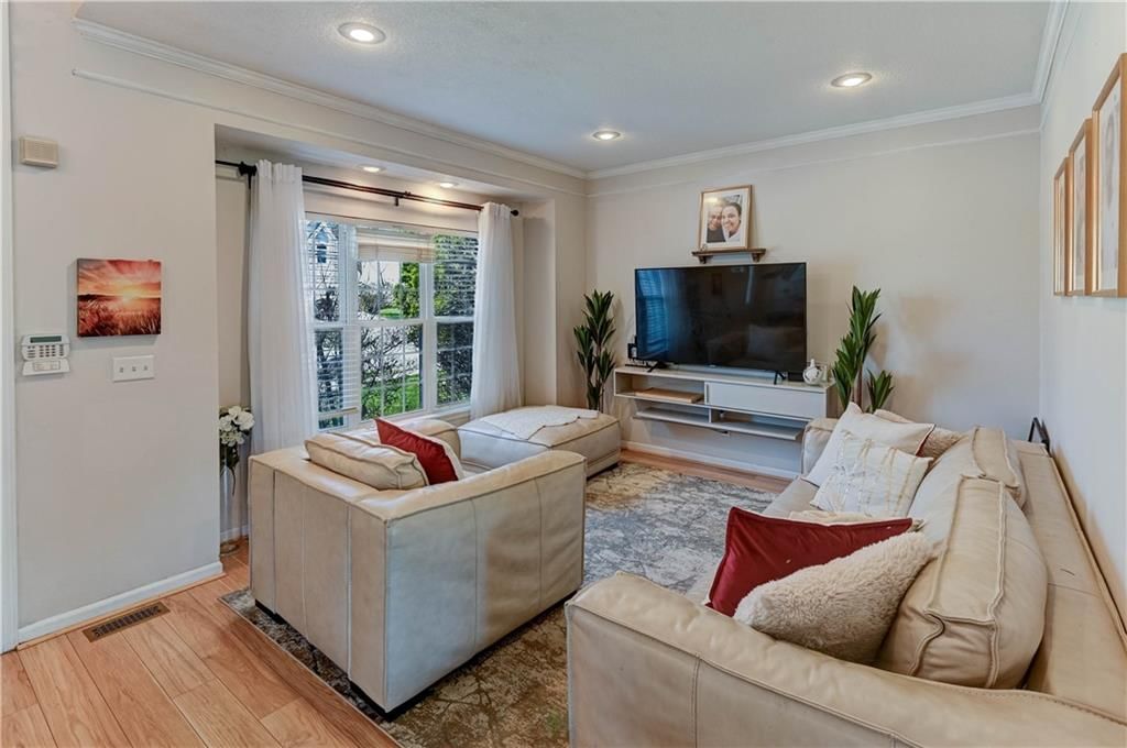 8703 N Carson Avenue — photo 5