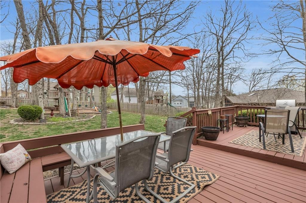 221 NW Whitlock Drive — photo 12