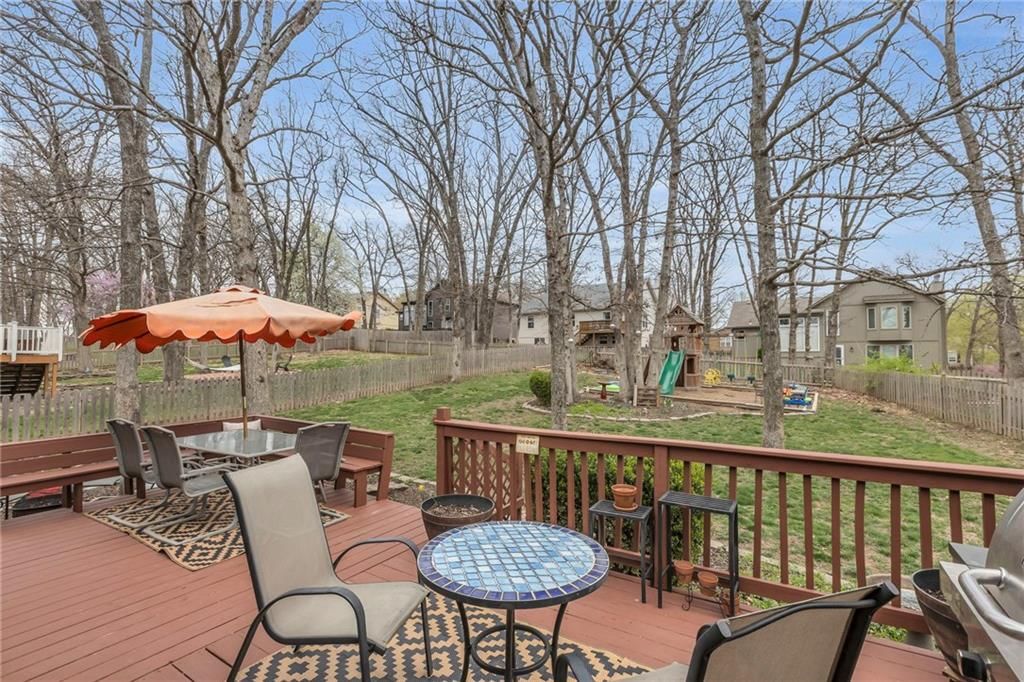 221 NW Whitlock Drive — photo 13