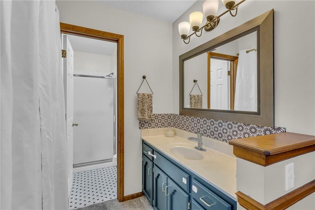221 NW Whitlock Drive — photo 25