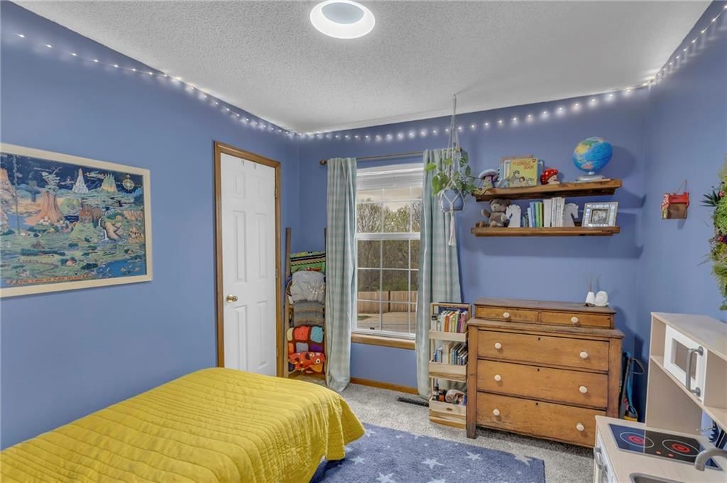 221 NW Whitlock Drive — photo 29