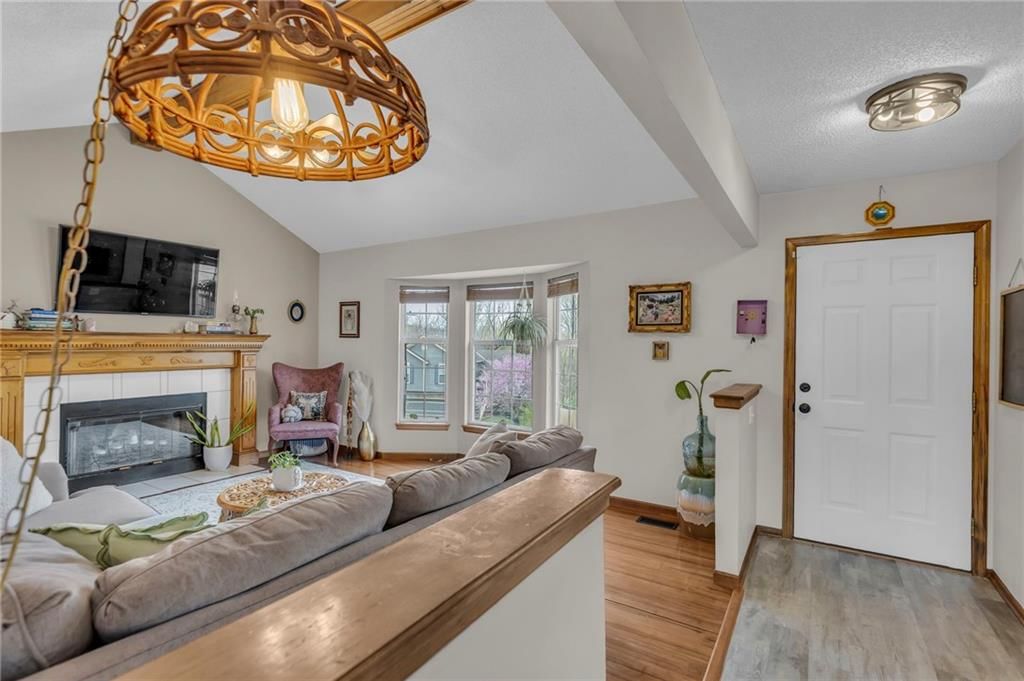 221 NW Whitlock Drive — photo 38