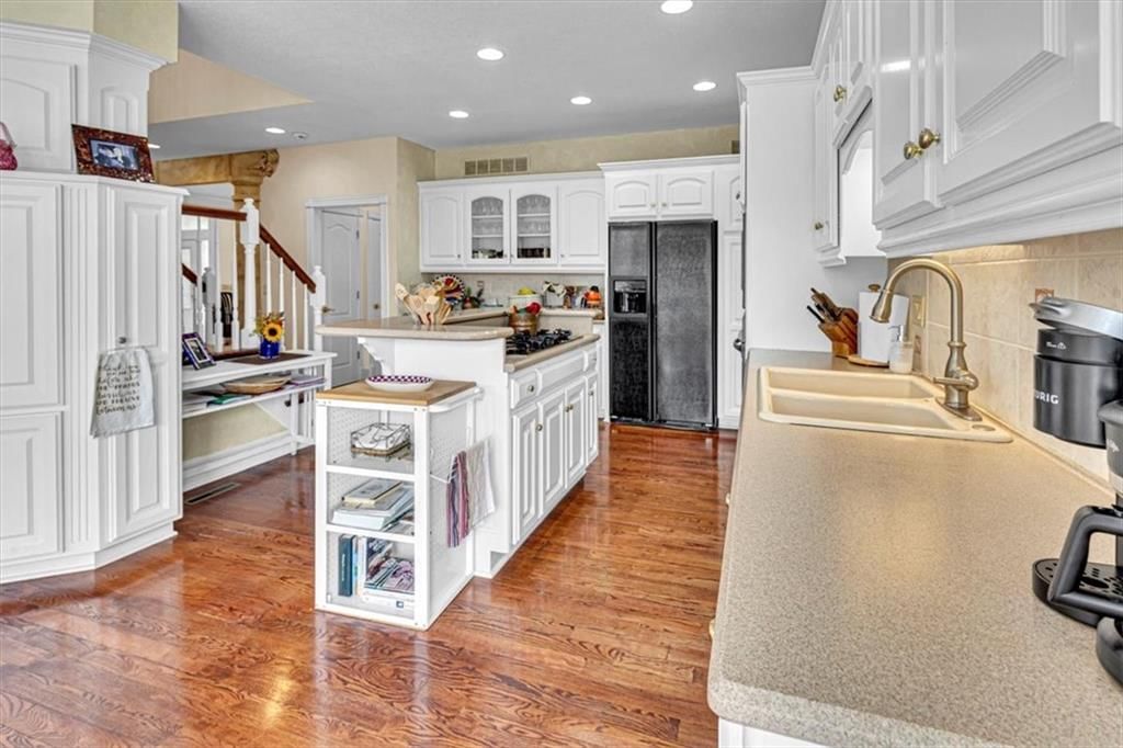 9439 Vista Drive — photo 25