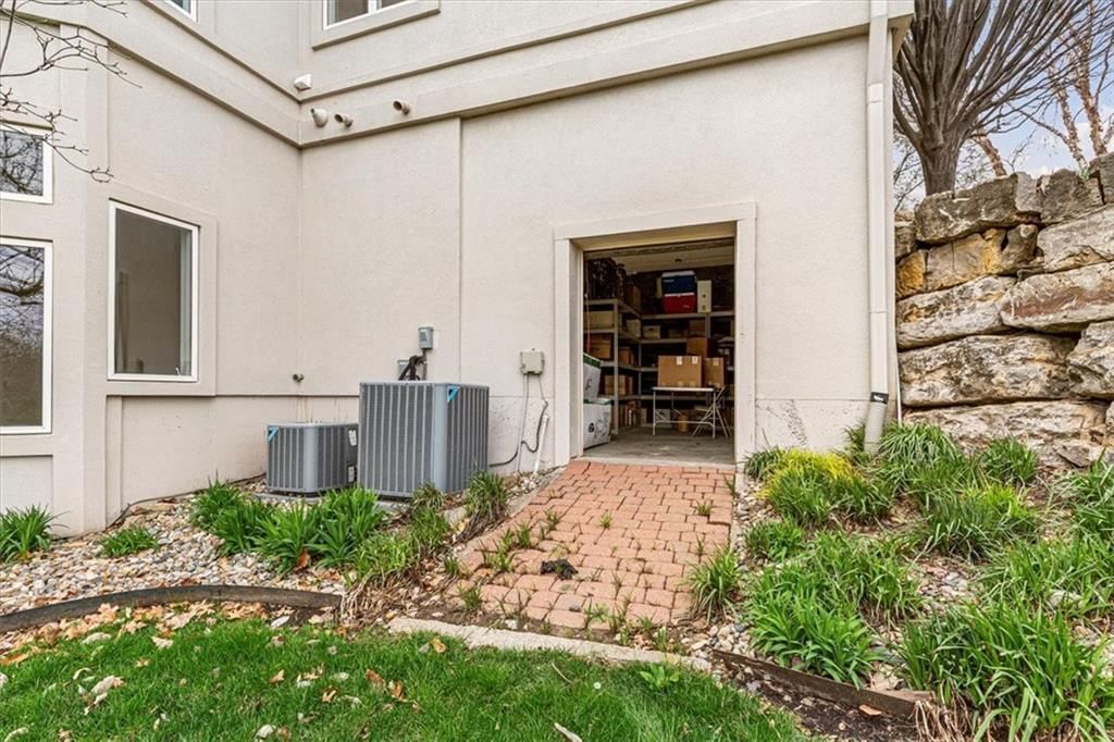 9439 Vista Drive — photo 53