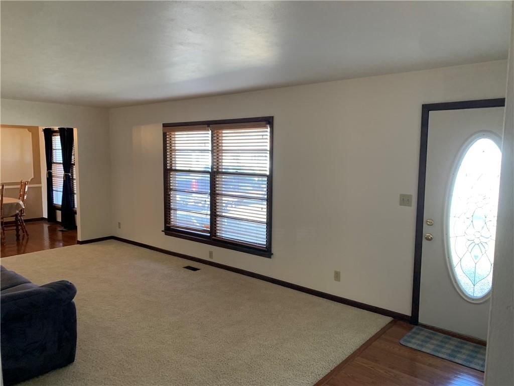 906 Summit Street — photo 2