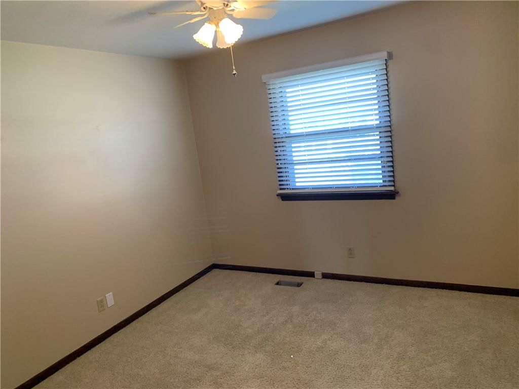 906 Summit Street — photo 14