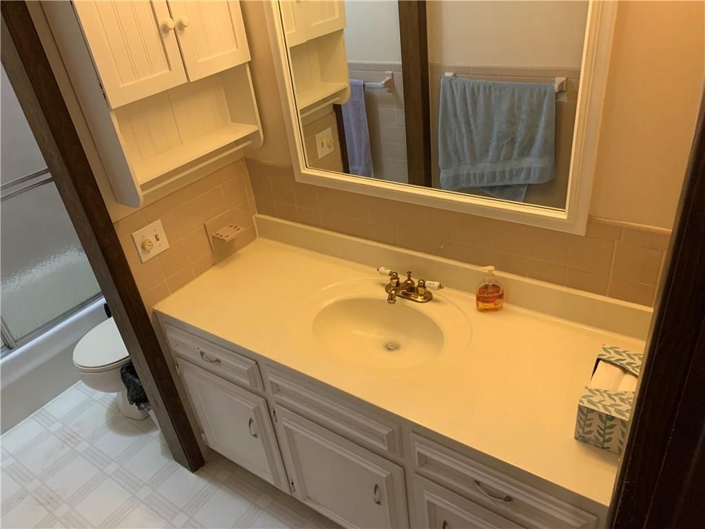 906 Summit Street — photo 15
