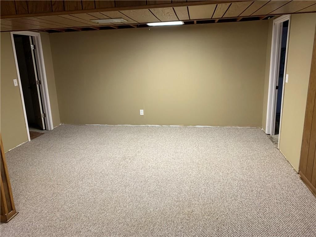 906 Summit Street — photo 17