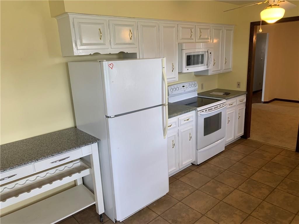 906 Summit Street — photo 7