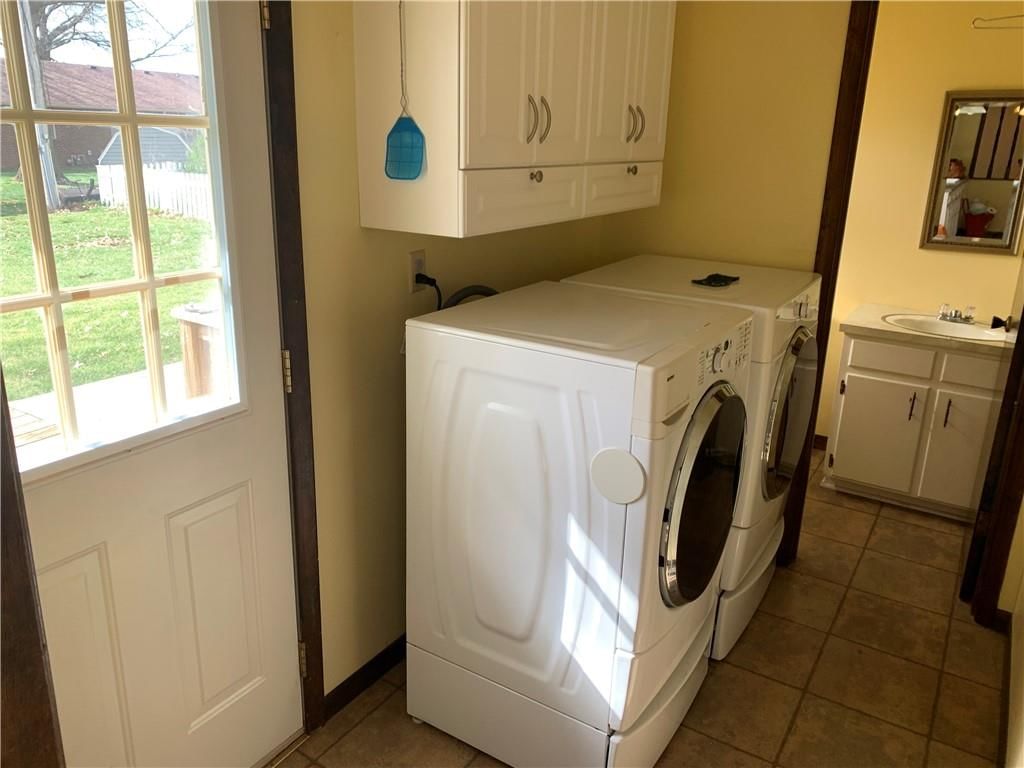 906 Summit Street — photo 9