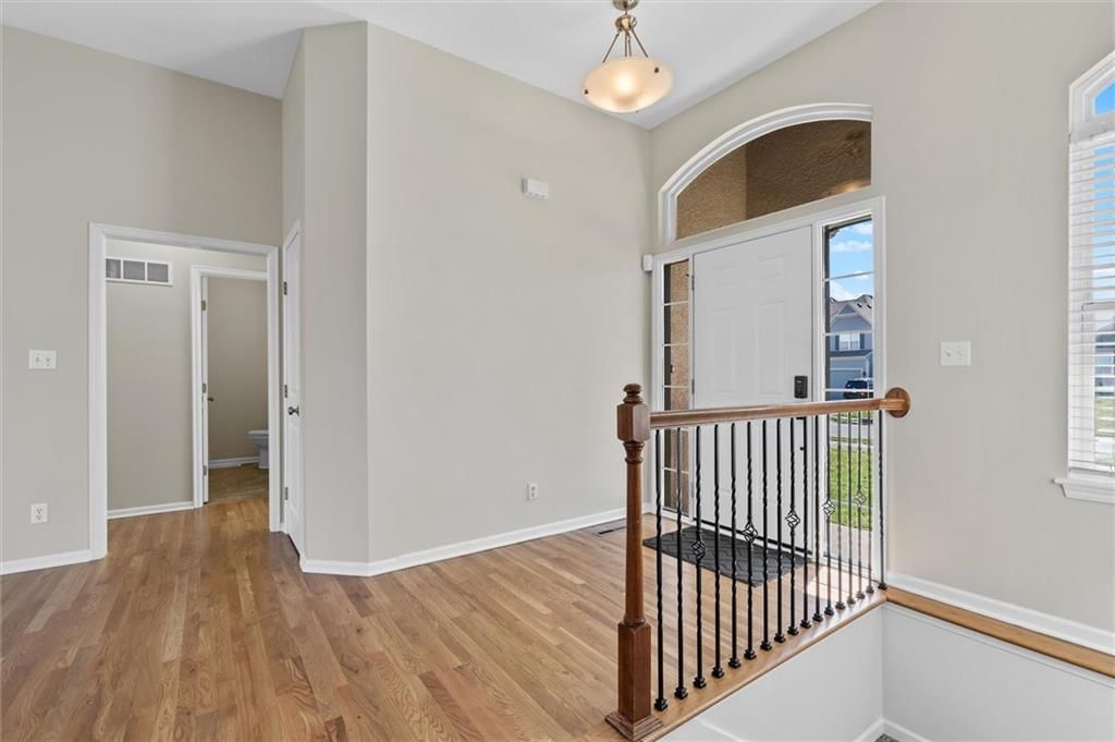 11121 N Manchester Avenue — photo 11