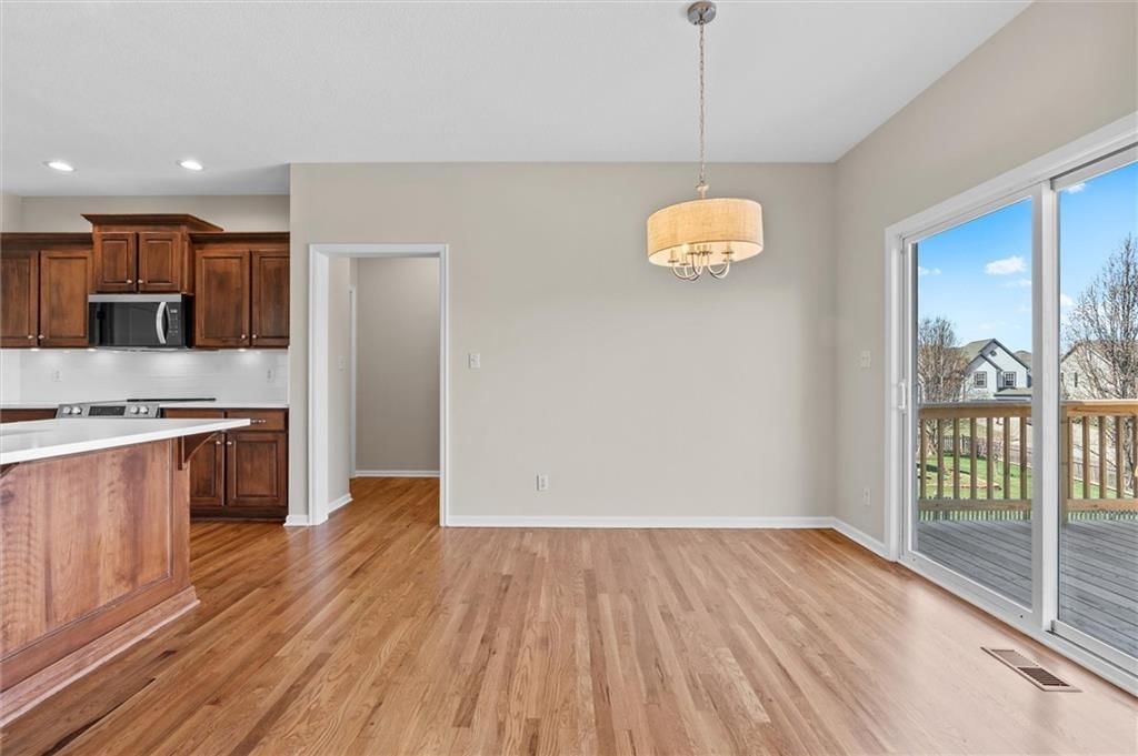 11121 N Manchester Avenue — photo 12