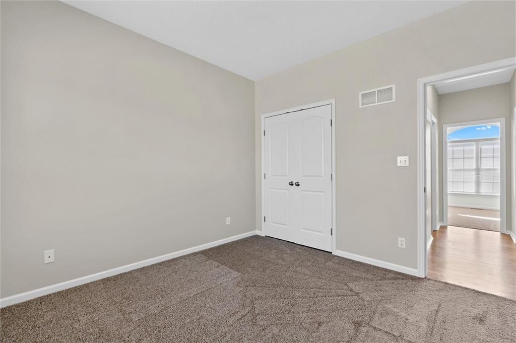 11121 N Manchester Avenue — photo 31