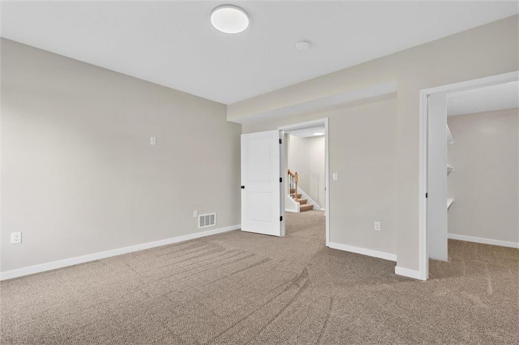 11121 N Manchester Avenue — photo 43