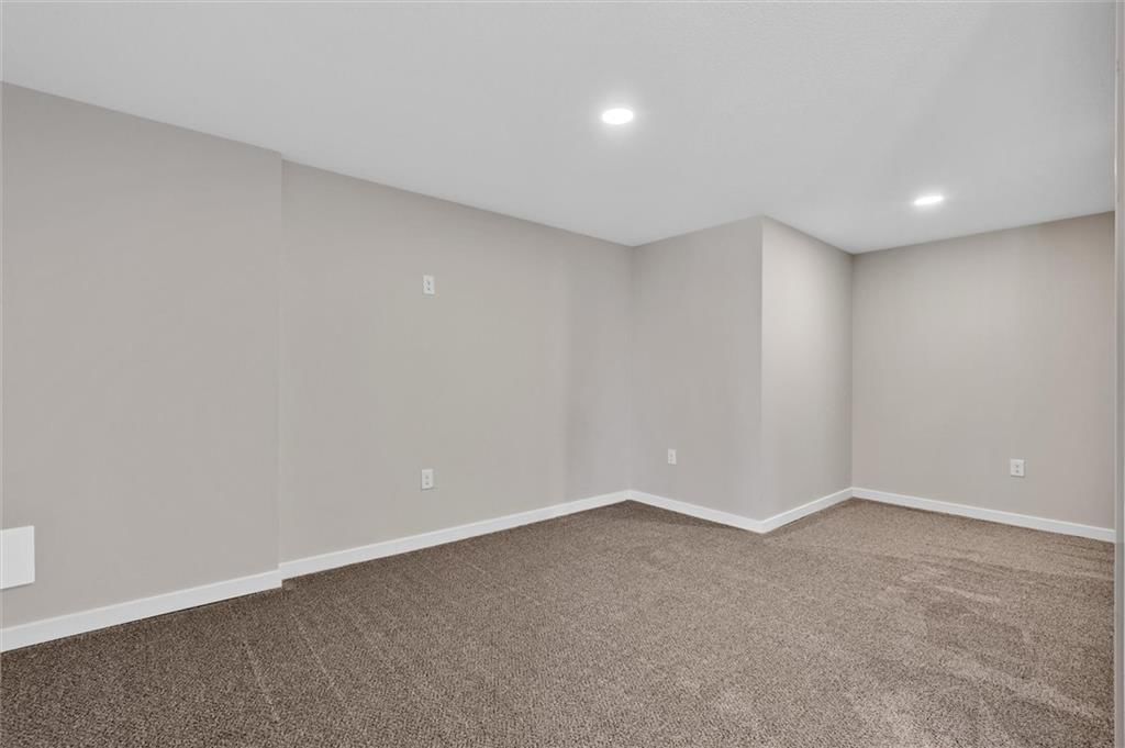 11121 N Manchester Avenue — photo 45